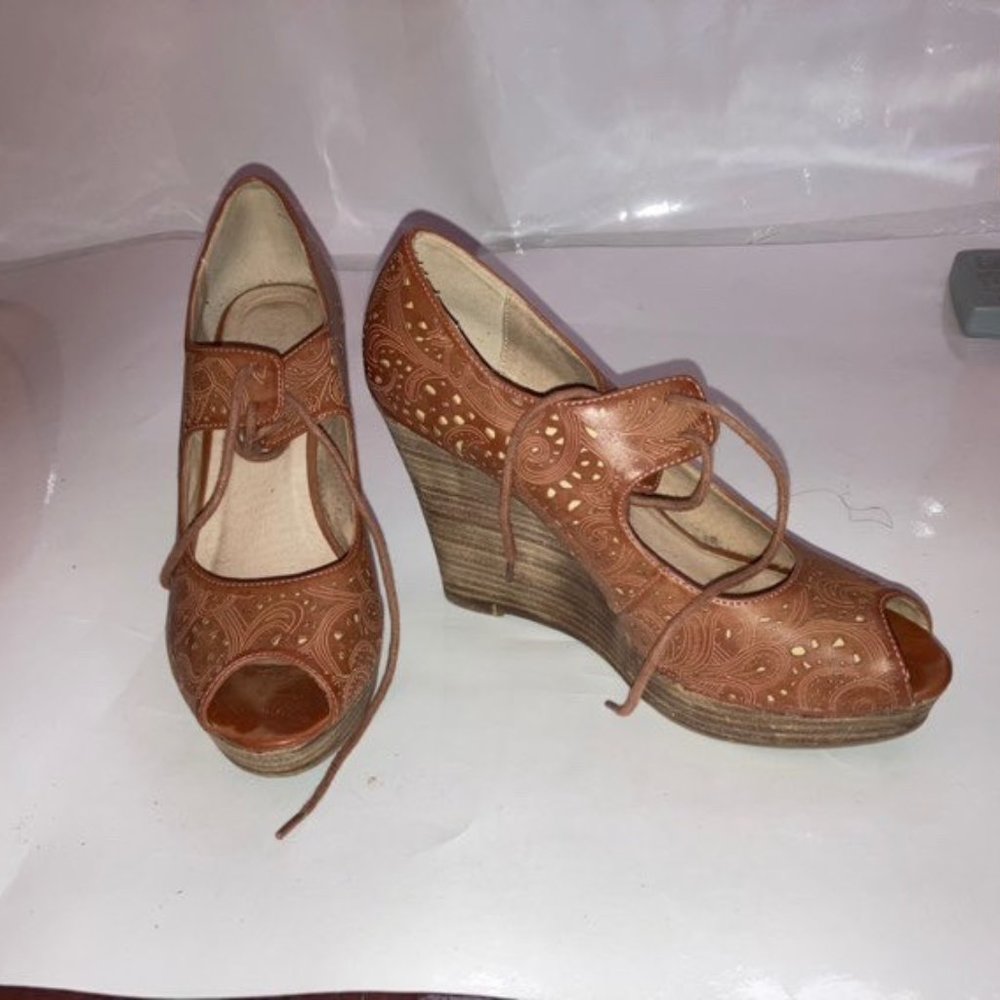 Restricted Eclectic Heel